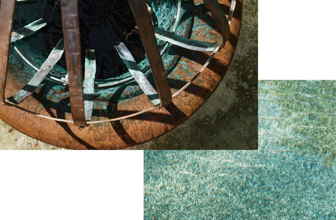 Nahaufnahme von der Quelle im Thermalbad Bad Vöslau und ein Bild vom Wasser